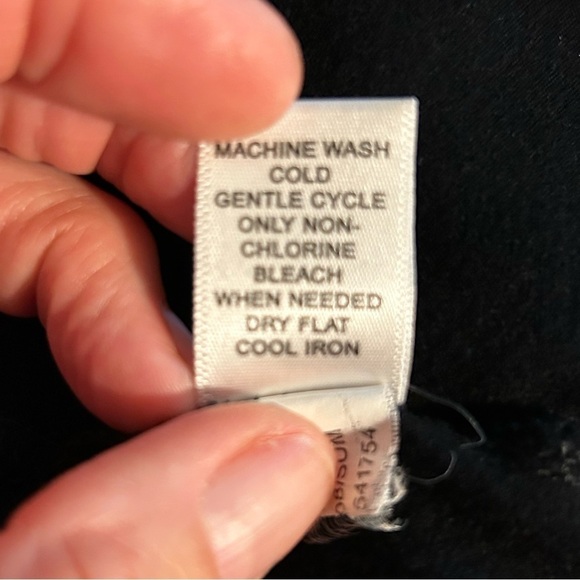 Banana Republic Women’s Cap Sleeve V-Neck Twist Front Top Stretch Size Small - Picture 7 of 10